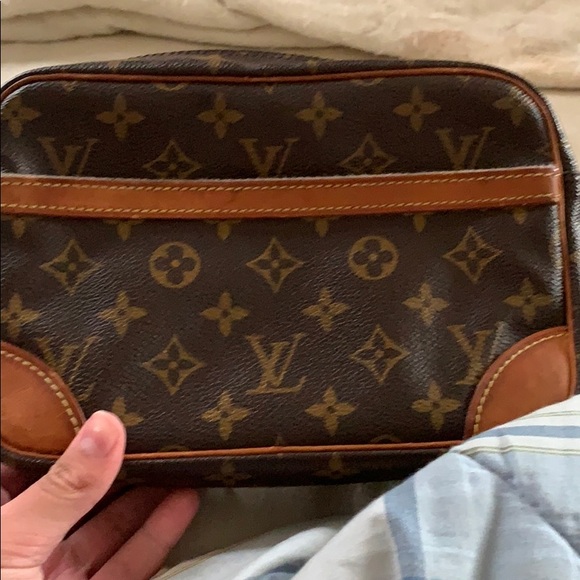 Louis Vuitton crossbody AUTHENTIC!!!!! - Picture 2 of 7